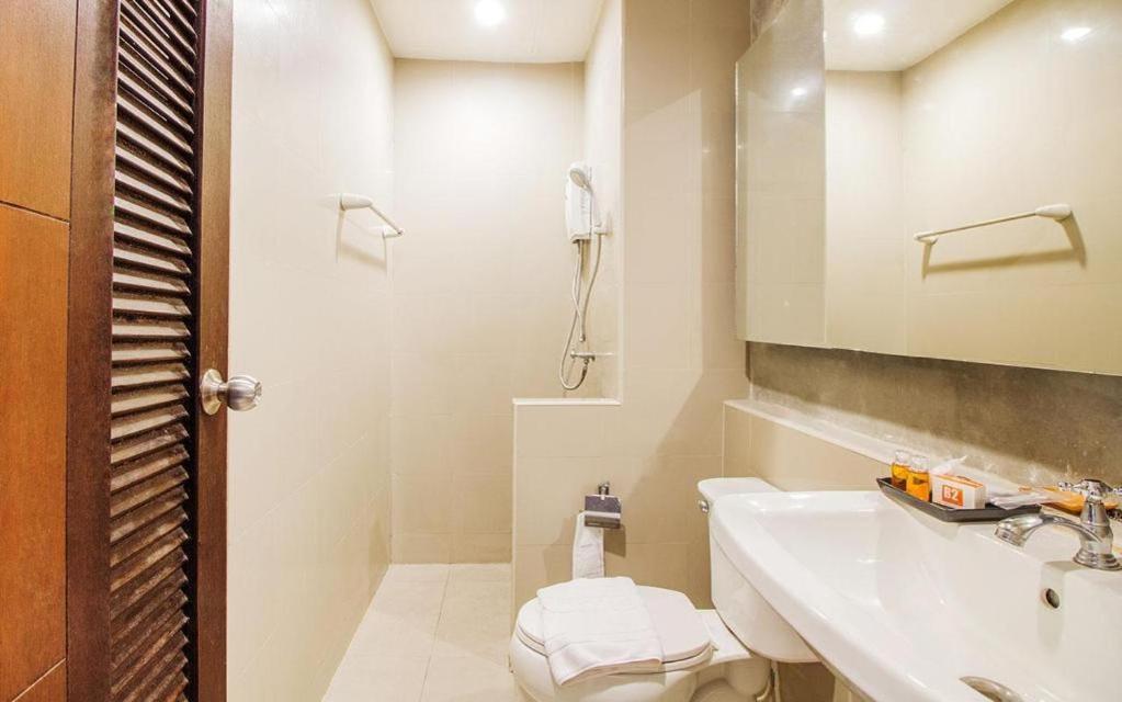 บีทู เชียงราย บูติค แอนด์ บัดเจท โฮเทล Hotel ภายนอก รูปภาพ